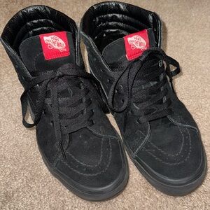 7.5W Black High Top Vans